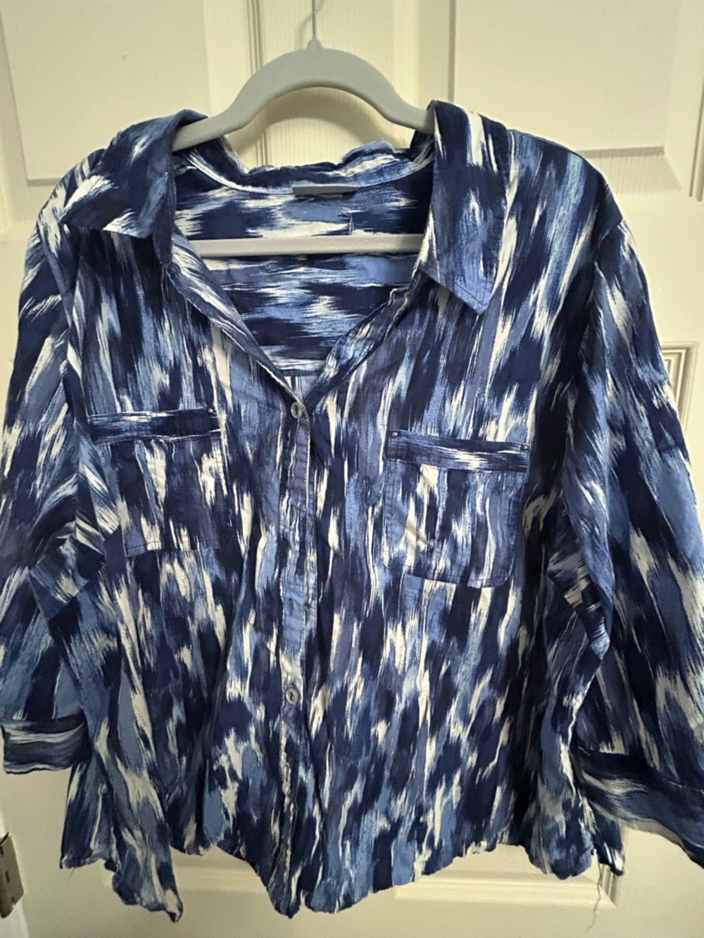 Catherine’s Blue Brushstroke Pattern Women’s blouse **read description**